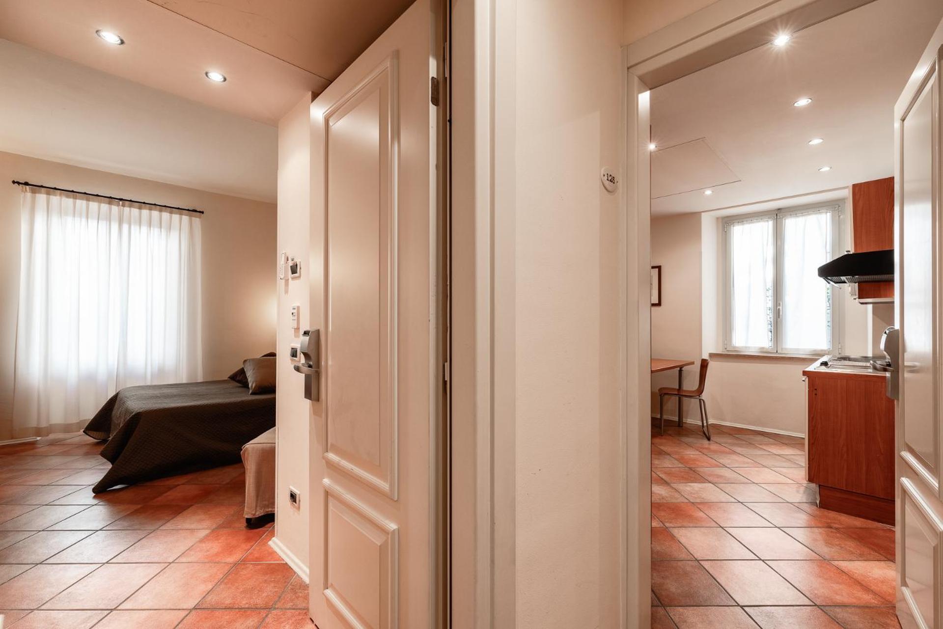 Residence Villa Firenze อาลัสซิโอ ภายนอก รูปภาพ