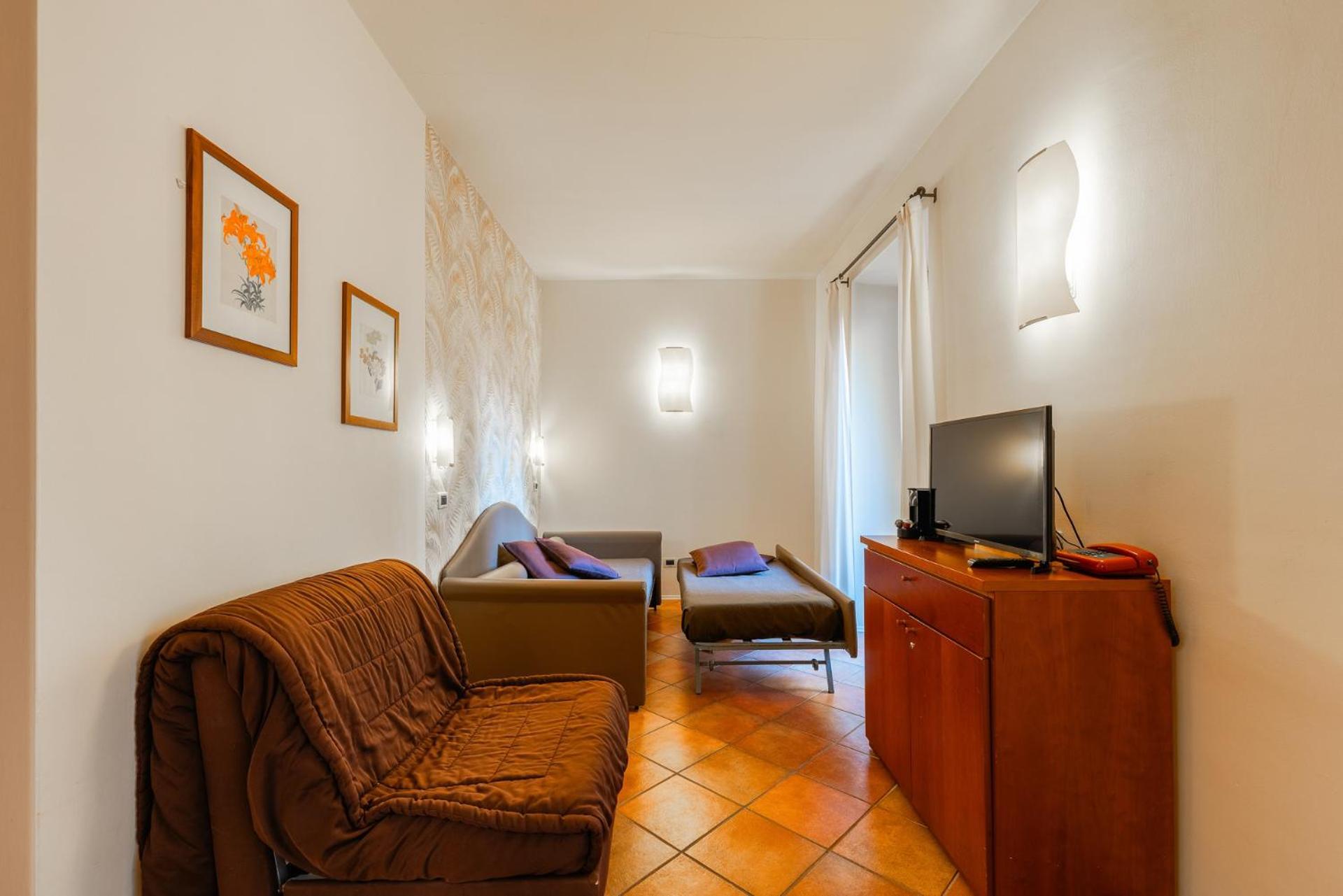 Residence Villa Firenze อาลัสซิโอ ภายนอก รูปภาพ