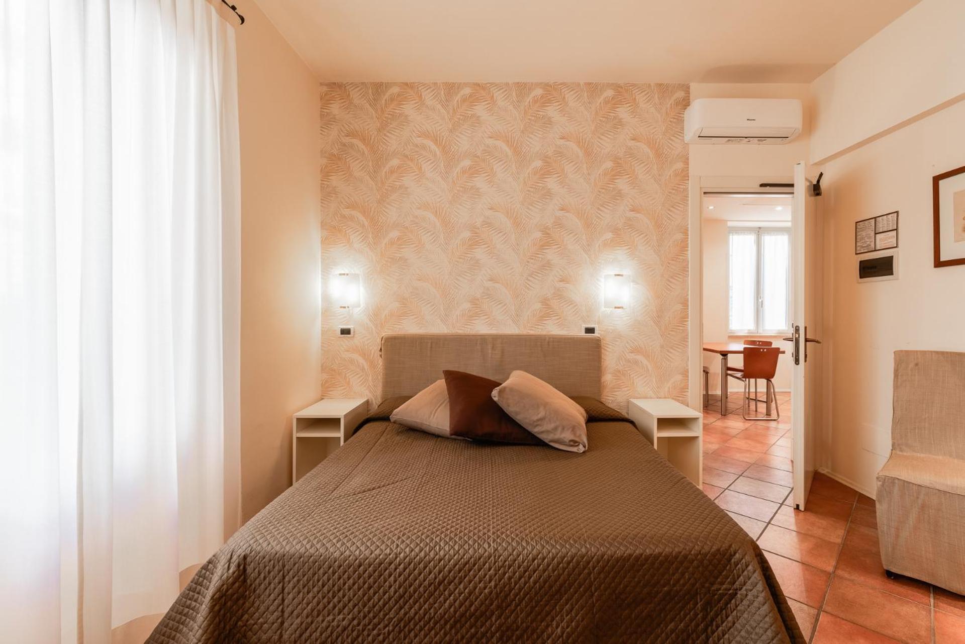 Residence Villa Firenze อาลัสซิโอ ภายนอก รูปภาพ