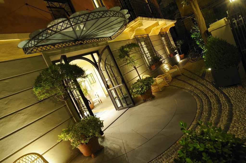 Residence Villa Firenze อาลัสซิโอ ภายนอก รูปภาพ