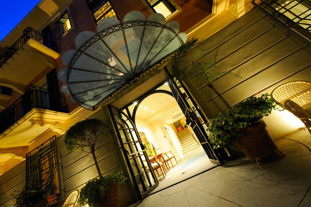 Residence Villa Firenze อาลัสซิโอ ภายนอก รูปภาพ